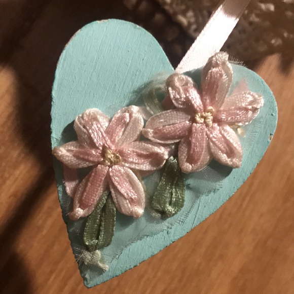 Handmade Vintage Macrame Cottage Birdhouse - Picture 5 of 16